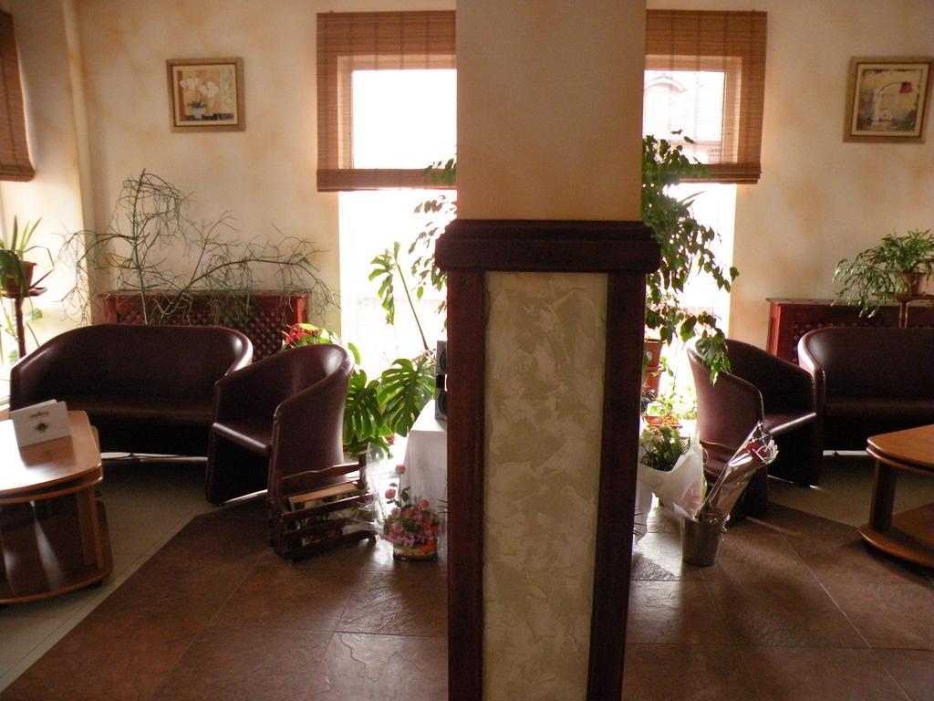 Pensiunea Octogon Piatra Neamţ Exterior foto