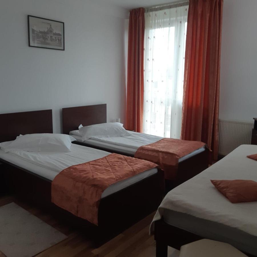 Pensiunea Octogon Piatra Neamţ Exterior foto